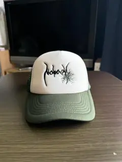 メッシュキャップ　刺繍ロゴ ホワイト/グリーン