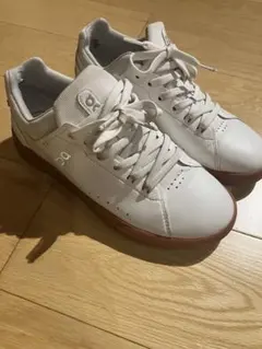 On THE ROGER ホワイト 25cm