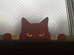 ひょっこりゴールド猫オーナメント｜窓・棚にちょこんと