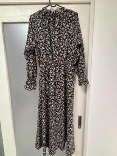 GU 花柄　ワンピース　長袖のサムネイル