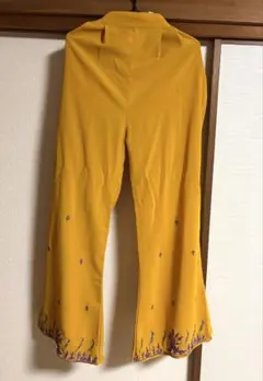 【最終値下げ】イエロー フレアパンツ 花柄刺繍　Sサイズ