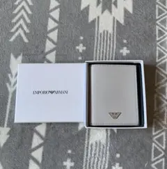 新品 折り財布