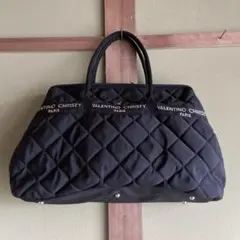 ◎美品◎VALENTINO クリスティパリ　黒　ダイヤ柄トートバッグ　裏地は赤