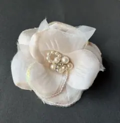 コサージュ　オフ白系