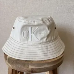 Calvin Klein ホワイト バケットハット