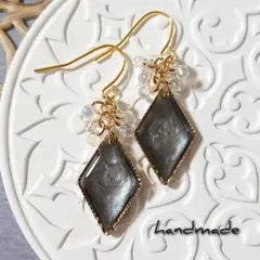 ≪104 グレー≫レジンピアス 400円
