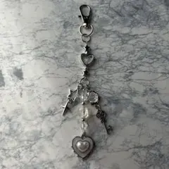 【No.6】ハンドメイド ビーズキーホルダー コレクトブック チャーム (白)