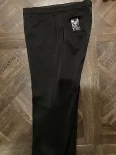 新品未使用　ユニクロ　UNIQLO パンツ ブラック　スラックス　91x85