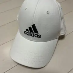 アディダスホワイトキャップ