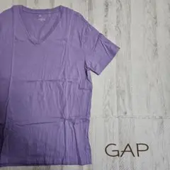 GAP　VネックTシャツ