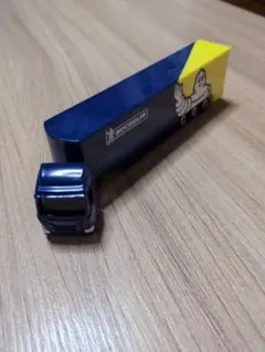 トミカ ミシュラン トラック ミニカー
