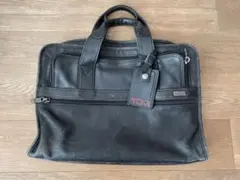 TUMI トゥミ　ビジネスバッグ　オールレザー　ロゴプレート　A4収納可能