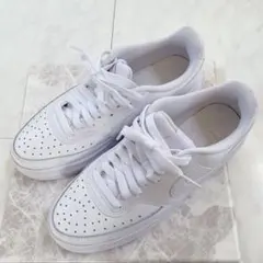 NIKEナイキ コートビジョン アルタ 厚底スニーカー 白 24.5cm