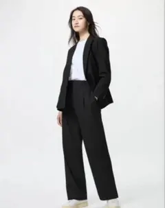 UNIQLO タックワイドパンツ 黒　丈長め