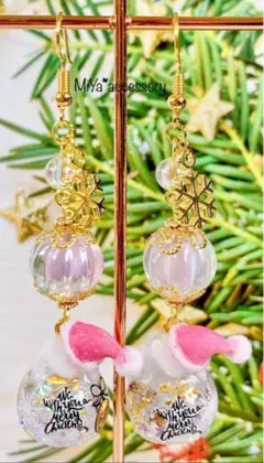 SALE✩.*˚クリスマス 玉乗り猫ちゃん ピアス イヤリング