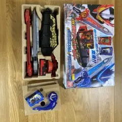仮面ライダーセイバー 変身ベルト DX聖剣ソードライバー&水勢剣流水エンブレム…