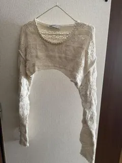 透かし編みアイボリークロップドニット