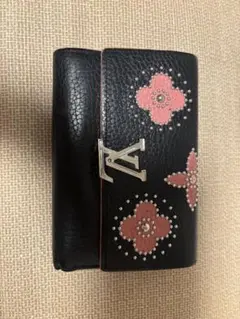 ルイヴィトン　カプシーヌ　財布