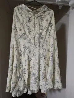 花柄フレアスカート クリーム色