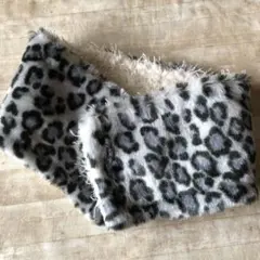 ネックウォーマー ヒョウ柄グレー②リバーシブル　ボタン黒