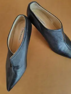 FABIO RUSCONIブラックレザー ポインテッドトゥ ハイヒール