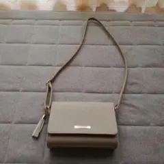 フリンジつきショルダーバッグ