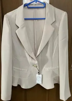 【未使用タグ付】ペイトンプレイス　ピンクベージュジャケット　発表会 フォーマル