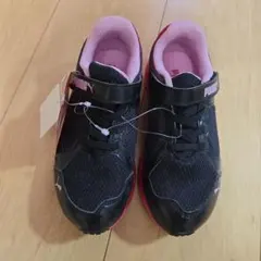 タイガーさん専用 PUMA 黒 スニーカー ベルクロ付きサイス19cm