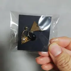 ゴールド ブラック 三角形 ピアス