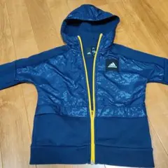 厚めしっかり生地の130アディダスパーカー