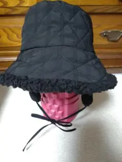 ブラック キルティング バケットハット 耳あて付き