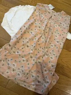 ユニクロ　ノースリーブワンピース 130-140 2枚と　トップス2枚