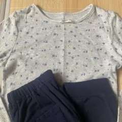 ユニクロ　グレーワッフル小花柄パジャマセット140