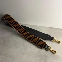 極美品✨フェンディ ストラップユー ズッカ柄 エンボス ゴールド金具