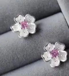 桜ピアス フラワーピアス 小さめ 可愛いミニピアス キラキラ バックキャッチ