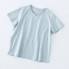 「大人に似合うワケがある」素肌も心もよろこぶTシャツ / Vネック ライトブルー