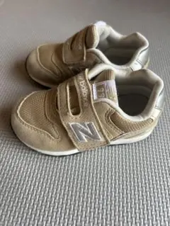 New Balance 996ベージュ スニーカー