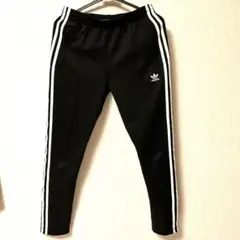 adidas アディダス ジャージ　黒　トラックパンツ　刺繍ロゴ