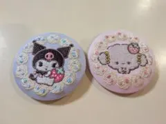 サンリオ シナモロール 刺繍缶バッジ いちご