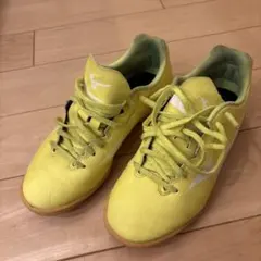 モナルシーダネオ　フットサルシューズ　22.5cm