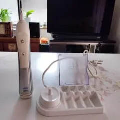 Braun Oral-B 電動歯ブラシ本体 充電スタンド付き