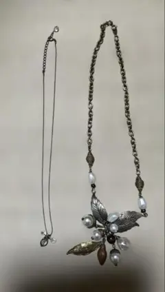 葉とパールのデザインネックレス　2個セット