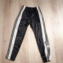 アディダス オリジナル グラフィック アニマル アディブレイク ジャージ　黒