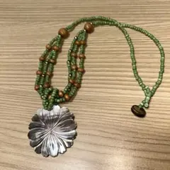 フラワーモチーフ シェル ネックレス