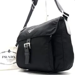 美品 プラダ ショルダーバッグ 三角ロゴ フラップ 白タグあり ユニセックス 黒