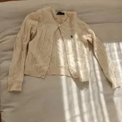 クリーム色 ケーブルニットカーディガン