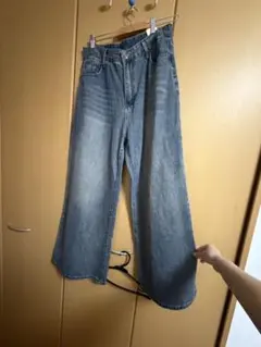 ワイドレッグ デニムパンツのサムネイル