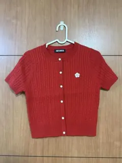 マリクワ デイジーワンポイント半袖ケーブル カーディガン 赤のサムネイル