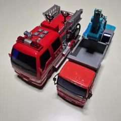 KOBELCO ショベルカー ISUZU トラック 消防車 セット toycoのサムネイル