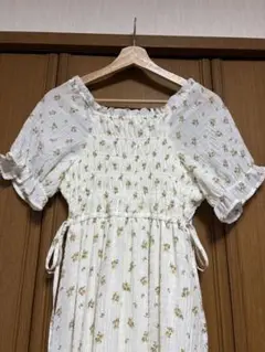 アベイル　花柄ワンピース